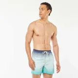 Short de baño azul con efecto degradado y cordón ajustable en la cintura.