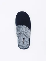 Pantuflas cerradas de color azul marino con interior de piel sintética gris.