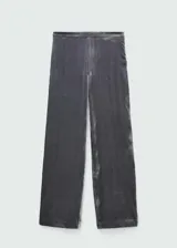 Pantalón de terciopelo gris, de corte recto y tiro alto.