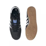 Zapatillas Adidas SL 72 RS T, color negro con las tres tiras laterales en blanco y detalles en azul.