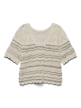 Buzo tejido color crema con rayas horizontales negras, cuello bote y mangas 3/4.