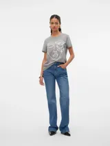 Camiseta gris de algodón con estampado de una cara de mujer con una rosa.