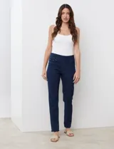 Jegging de algodón elastizado azul, marca Ruby Rd. Pretina ancha elastizada. Delantera con bolsillos simulados. Trasera con bolsillos aplicados.