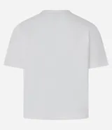 Remera t-shirt blanca de algodón con cuello redondo y mangas cortas. Presenta bordados de cerezas rojas dispersos en el frente.