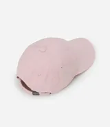 Gorro de béisbol liso, color azul marino, con visera curva y corona estructurada de seis paneles.