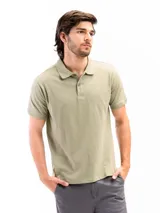 Remera polo negra de jersey con cuello clásico y tapeta de dos botones.