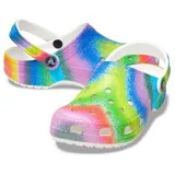 Zuecos Crocs Classic con diseño multicolor de tinte en aerosol.