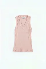 Musculosa de morley de algodón color rosa, sin mangas y con escote en V.