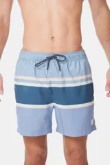 Short de baño celeste con rayas horizontales en azul, blanco y rosa.