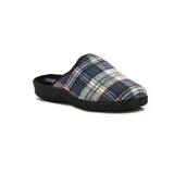 Pantuflas de cuadros en tonos azul y blanco, con suela antideslizante.