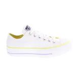 Zapatillas deportivas blancas de mujer, con detalles en amarillo y morado.