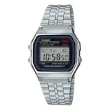 Reloj digital Casio con caja plateada y correa de acero inoxidable. Incluye cronómetro, alarma, luz y es resistente al agua.