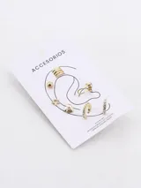 Conjunto de 8 caravanas individuales en color dorado, ideales para combinar y personalizar tu estilo.