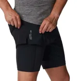 Shorts deportivos Columbia Endless Trail 2-in-1 para hombre, color negro. Cuentan con calza interior de compresión y múltiples bolsillos.