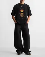 Remera blanca de manga corta con estampado de Dennis Rodman con el texto "The Worm" y "Dennis Rodman".