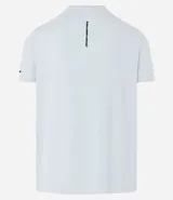 Remera deportiva celeste de poliéster y elastano, con cuello redondo, mangas cortas y tecnología dry fit.