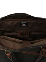 Maletín unisex de lona color verde oscuro con detalles en cuero marrón. Tiene manija superior, correa bandolera ajustable y cierre con hebillas.