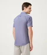 Camisa de hombre de manga corta, color azul con textura maquinetada. Marca Preston Field. Corte social.