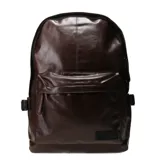 Mochila marrón de cuero sintético con bolsillo frontal y correas ajustables.