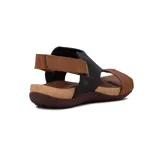 Sandalia casual de mujer color negro, con dos tiras anchas en el empeine y pulsera con hebilla al tobillo.