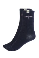 Pack de dos pares de medias azules con estampado de libélulas de diferentes colores.