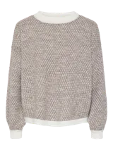 Sweater de punto jacquard color marrón con cuello redondo y mangas largas.