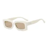 Lentes de sol rectangulares con marco grueso color crema y lentes marrones.