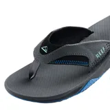 Ojotas Reef Fanning color gris con detalles en azul.
