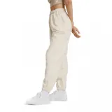 Pantalón de jogging color beige, con cintura elástica ajustable con cordón, bolsillos laterales y logo bordado en la pierna izquierda.
