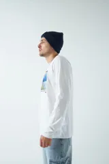 Remera blanca de algodón con estampa fotográfica de la obra "Impresión, sol naciente" de Claude Monet.