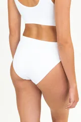 Pack de dos bombachas clásicas de algodón color blanco.