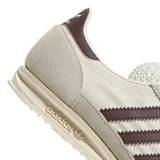Championes Adidas SL 72 OG W, color crema con detalles en marrón y beige. Diseño clásico con las tres tiras laterales en marrón y suela texturizada.