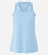 Musculosa deportiva roja de microfibra con perforaciones y espalda estilo nadador.