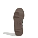 Championes Adidas Court Block Bold de cuero sintético negro con las tres tiras blancas y suela marrón.