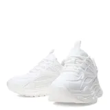 Zapatillas deportivas color beige con cordones y suela chunky.