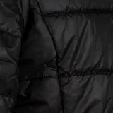 Campera puffer negra con capucha, cierre frontal y logo de la marca en el pecho. Diseño acolchado y corte entallado.