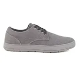 Zapato casual gris, con diseño clásico y cierre de cordones, ideal para actividades diarias.