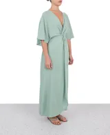 Vestido largo color verde agua, estilo kaftan, con escote en V, mangas cortas amplias y corte evasé.