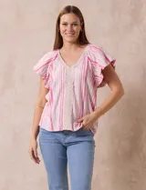 Blusa Cupio de lino estampado a rayas rosas y blancas, con escote en V y aplique de crochet en el frente. Tiene mangas cortas amplias.