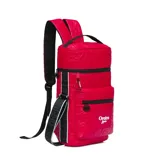 Mochila negra con diseño acolchado de corazones, marca Las Oreiro. Tiene correas ajustables para los hombros y una correa lateral.