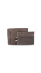 Billetera de cuero color gris con costuras a la vista. Incluye un tarjetero extraíble con visor, doble compartimento para billetes, tarjeteros y bolsillos.