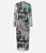 Vestido midi de tul con estampado abstracto en tonos marrones, azules y verdes. Tiene cuello alto, mangas largas y forro.