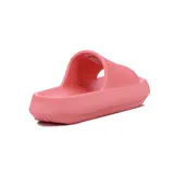 Chancletas Diadora Gomon Eva color salmón con logo blanco.