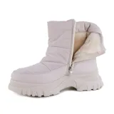 Bota corta negra de caña media, con plataforma track y exterior acolchado.