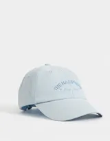 Gorra de gabardina celeste con bordado frontal de la frase "The Hamptons is Long Island".