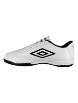 Championes de fútbol sala Umbro Classic II.IC, color negro con logo Umbro blanco en el lateral.