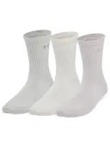 Pack de tres pares de medias Under Armour Essential Crew, de largo medio. Un par color verde claro, un par blancas y un par gris claro.