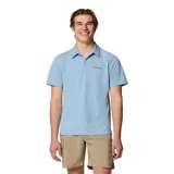 Remera tipo polo celeste con tecnología Omni-Wick que absorbe la humedad y tela elástica en cuatro direcciones. Logo de Columbia bordado en el pecho. Ideal para uso casual.