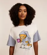 Camisón corto de viscosa con estampado de Garfield en pijama y mangas rayadas.