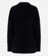 Suéter marrón de punto con cuello redondo y mangas largas ajustadas. Diseño slim alargado con efecto de pelitos.